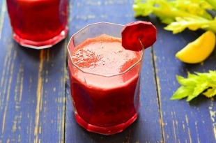 Combination-products-from-carrots-spinach-and-beet-lets-improve-blood-circulation-and-clean-the blood vessels